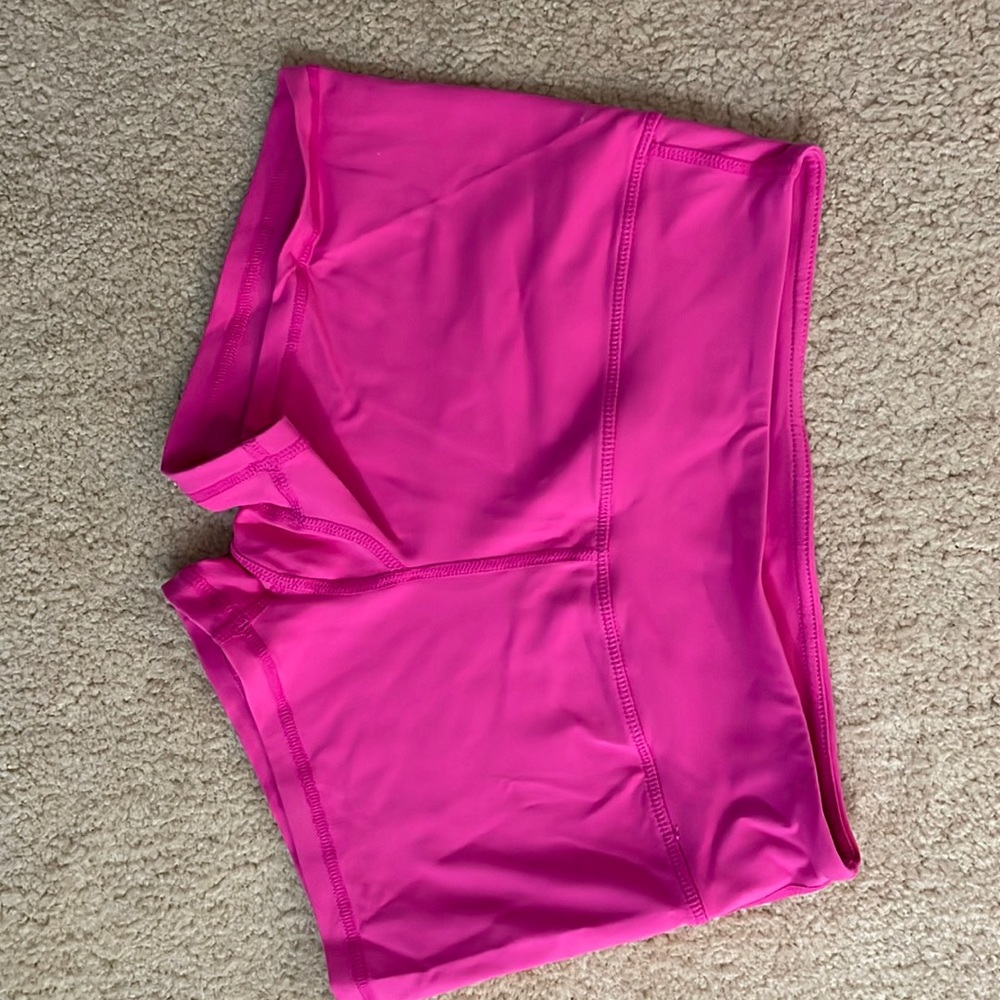 Savage Barbell booty shorts. Like new. Size medium.